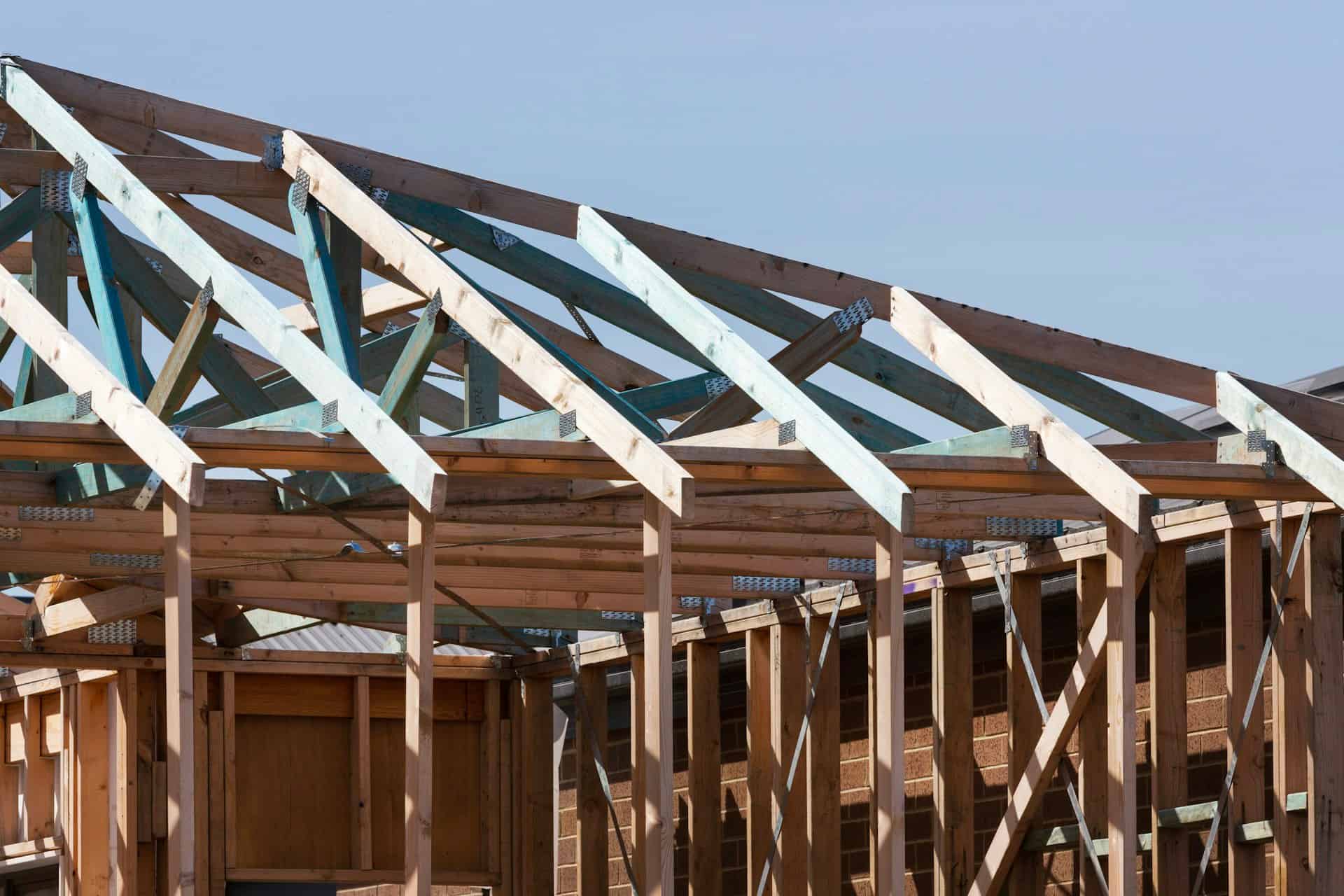 Estrutura de telhado de uma obra em construção